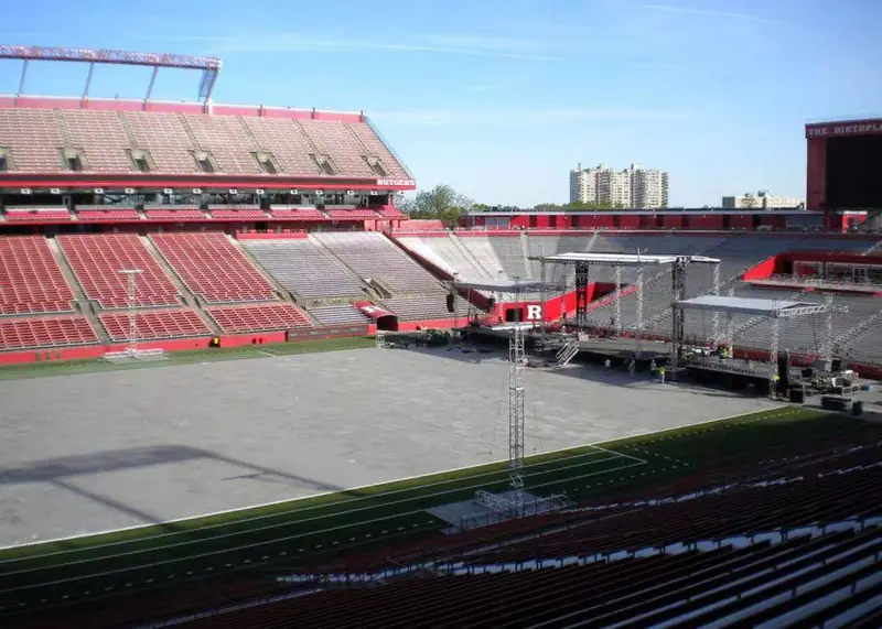 Event and turf protection flooring